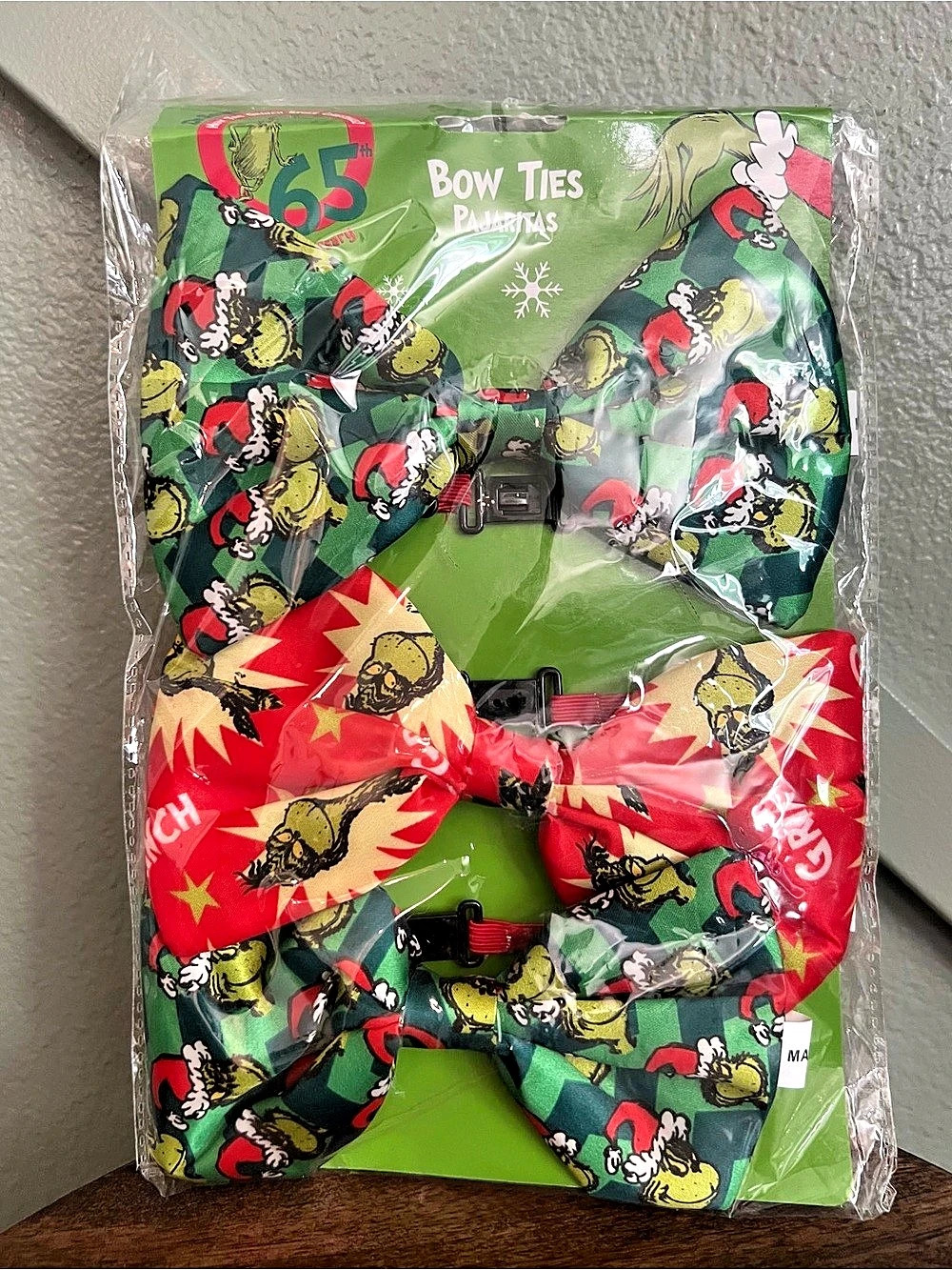 Dr. Seuss Grinch Bow Tie Set Green & Red
